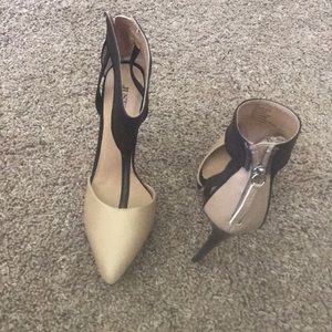 Heels; 7.5; never worn